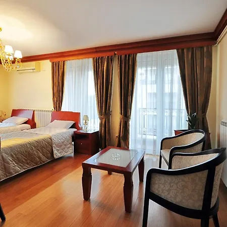 Sunny Hill & Aqua Park Апартаменты *