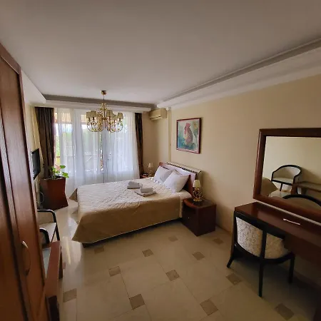 Апартаменты Sunny Hill & Aqua Park