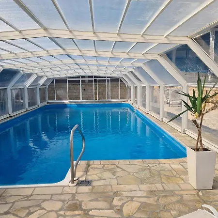 Sunny Hill & Aqua Park Апартаменты *